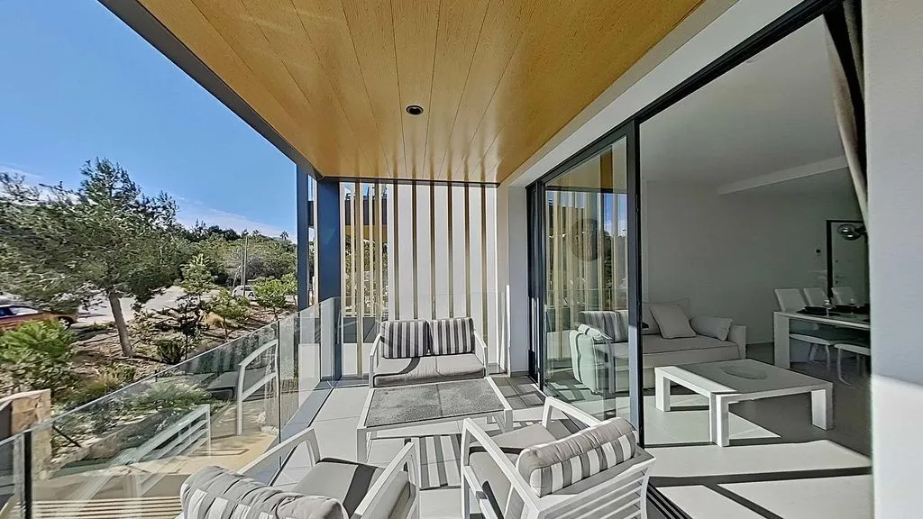 Balcon - Modern Apartment with Terrace in Golf Resort
