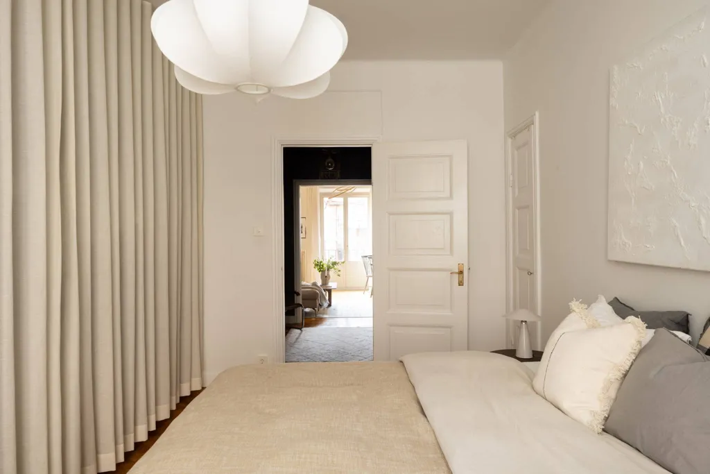 Chambres - Parisian-Style Flat with Balcony in Vasastan