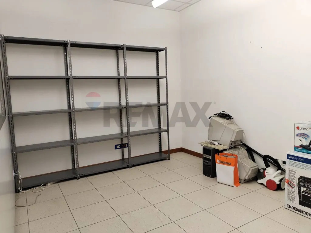 Bureau - Office in Central Belluno with Modern Design
