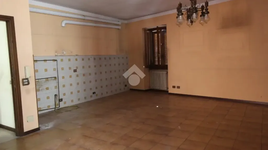 Toad - Semi-detached House in Historic Centre, Bellusco