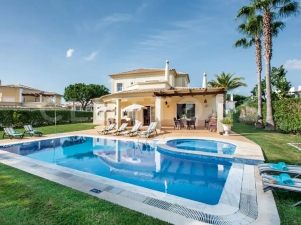 Bassein - Luxury Villa with Golf View in Vila Sol, Loulé