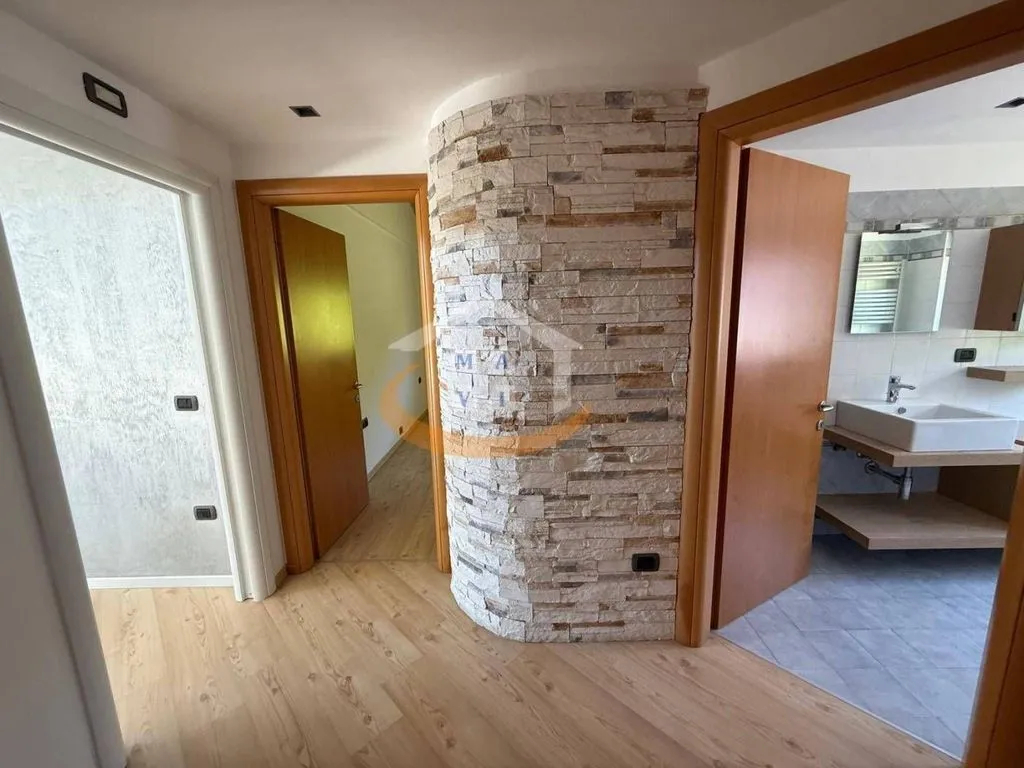 Entrée - Luxury Penthouse with Lake View in Nago-Torbole