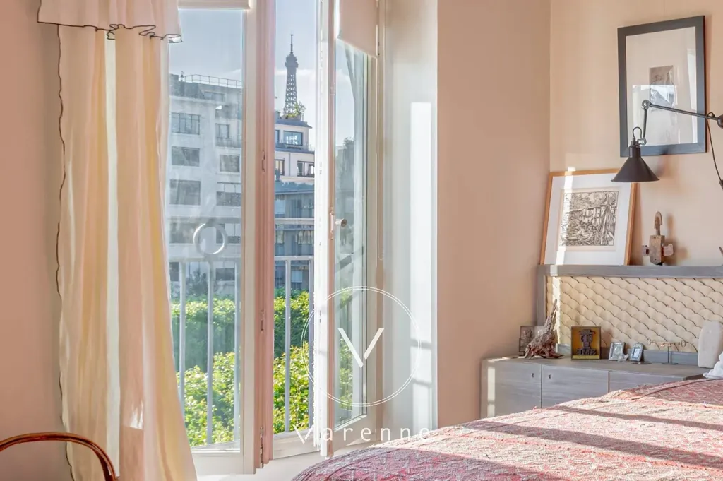Chambres - Duplex avec Vue sur l'Avenue de Breteuil, VIIe Arrondissement
