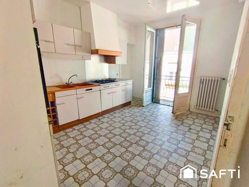 Cucina - Apartment with Renovation Potential in Plouay