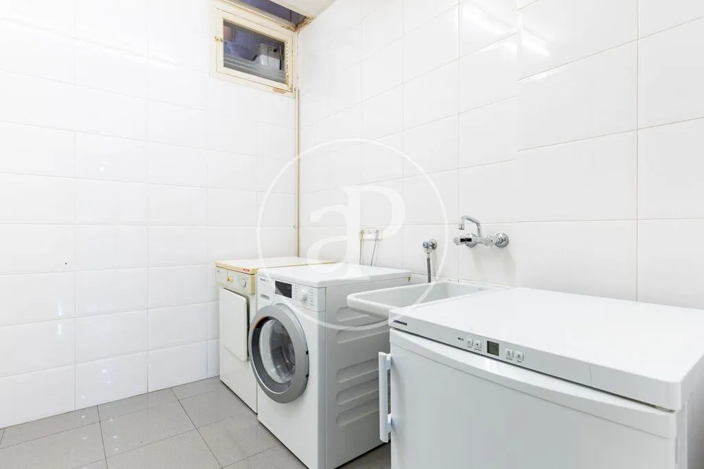 Buanderie - Luxury Townhouse with Pool in Sabadell Centre