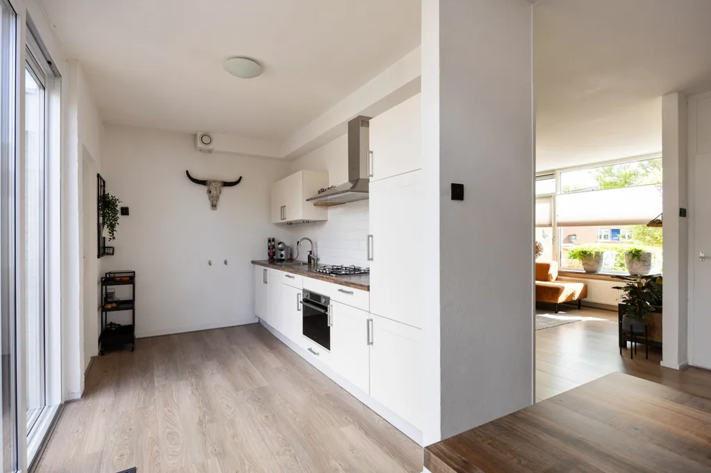 Köök - Modernised Semi-Detached House with Garden in Marum