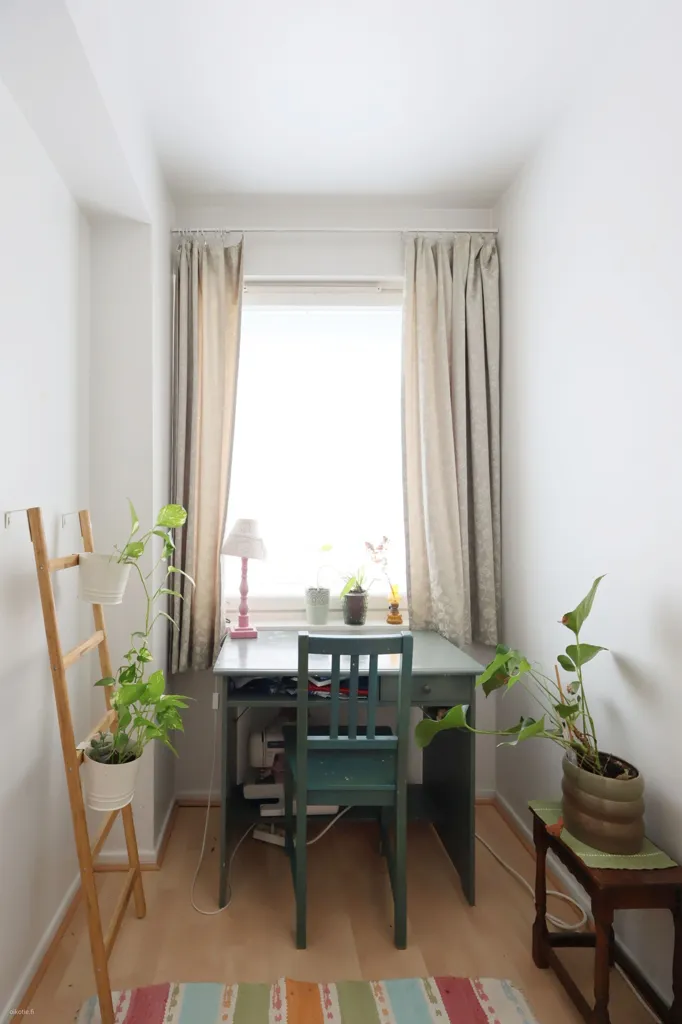Bureau - City Centre Flat with Kitchenette in Turku