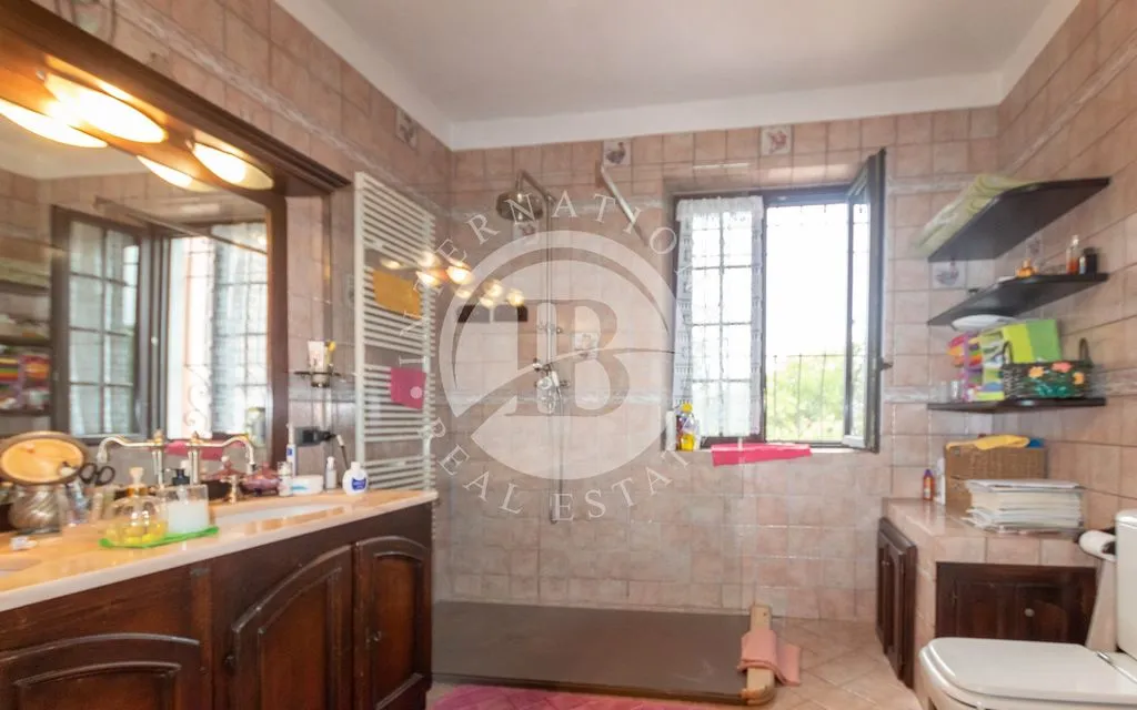 Salles de bain - Luxury Villa with Pool in Vezzano Ligure