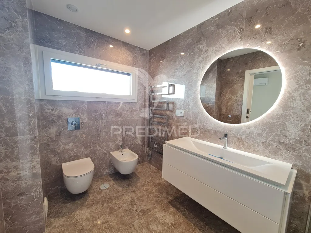 Salles de bain - Contemporary Duplex with Sea Views in Cascais