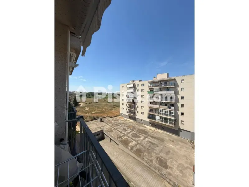 Rõdu - Spacious Apartment with Balcony in Lleida