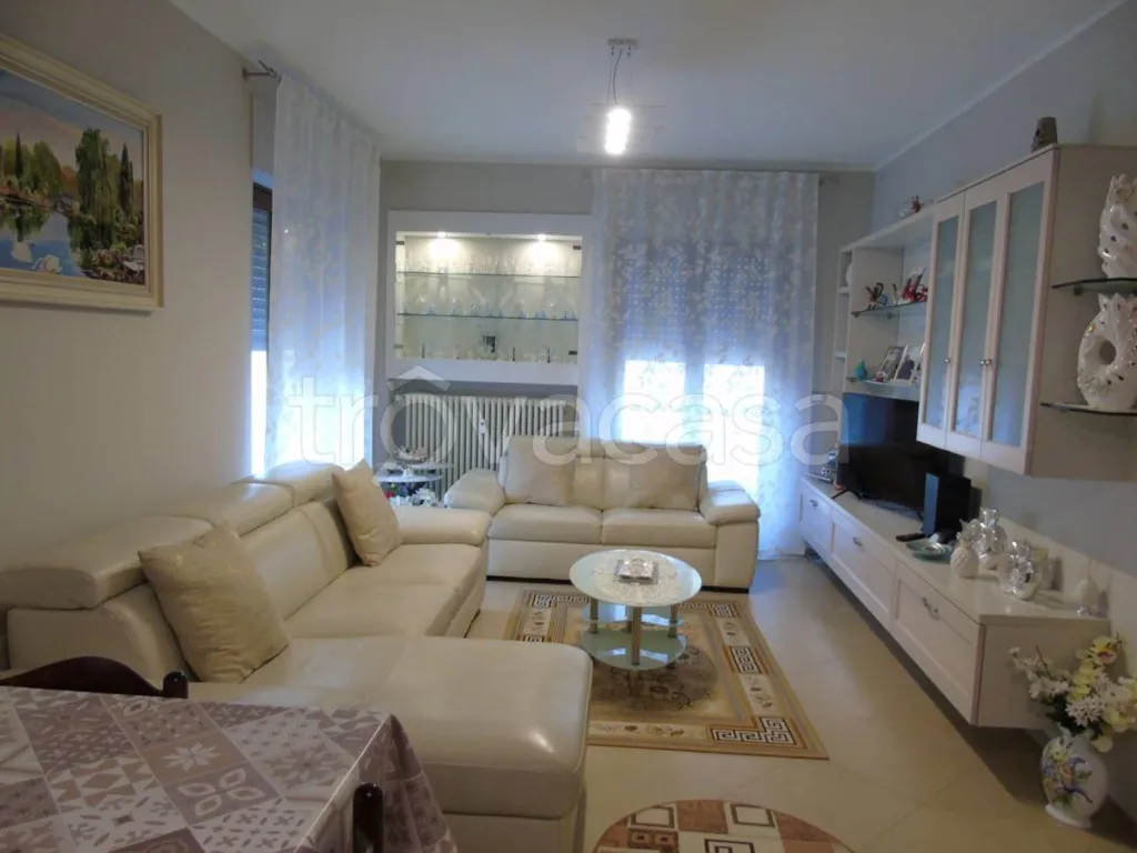 Séjour - Rustic Apartment with Balcony in Cortemilia