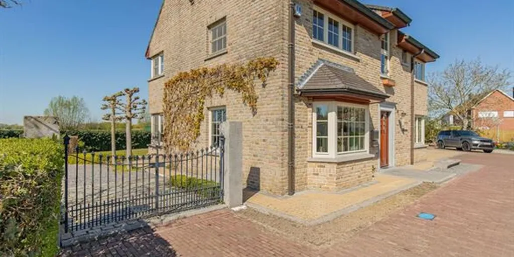 Extérieur - Villa avec Jardin et Vue sur les Prairies à Breendonk