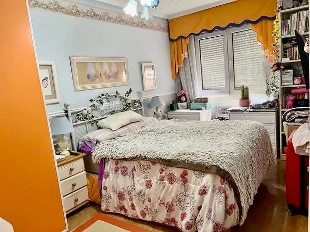 Magamistoad - Apartment with Garage in Ensanche Centre