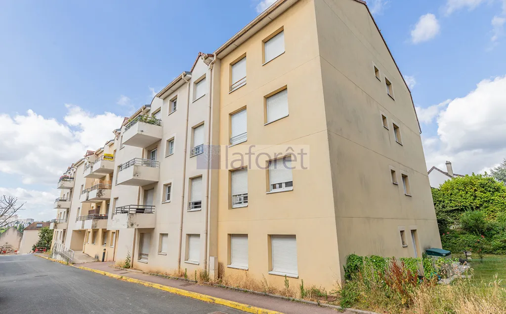 Välivaade - Bright 2-Bed Flat with Parking in Longjumeau