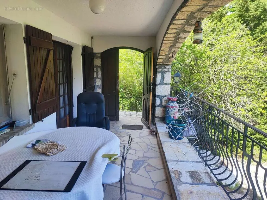 Terrasse - Maison au Calme avec Piscine près de Valberg