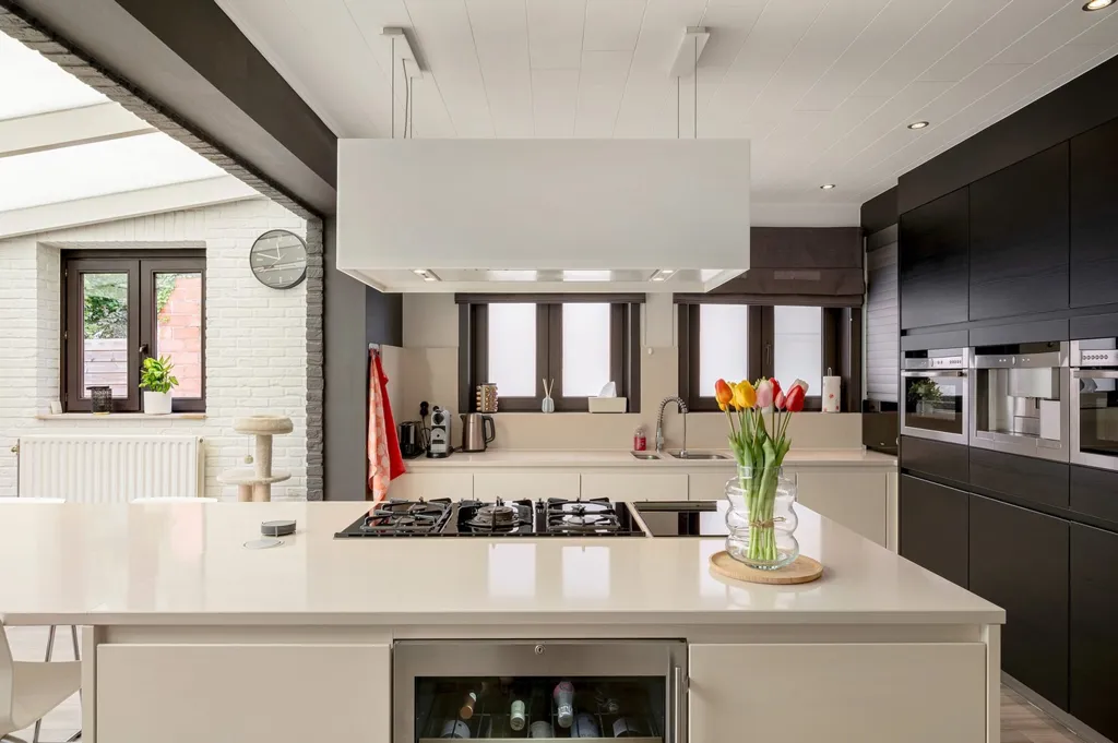 Cuisine - Bâtiment Semi-ouvert Rénové avec Piscine à Berlaar