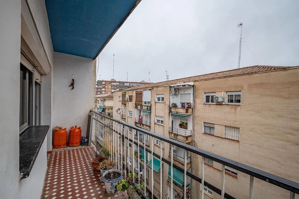 Balcony - Apartment with Terrace in Zaidín District