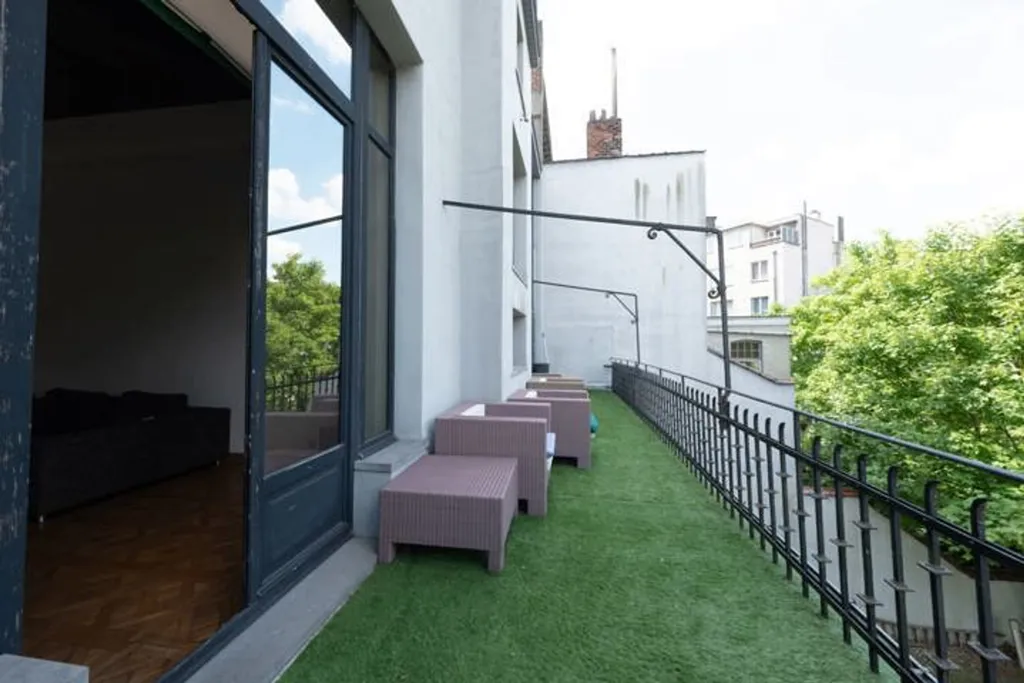 Balcon - Hôtel Particulier Élégant avec Jardin à Uccle