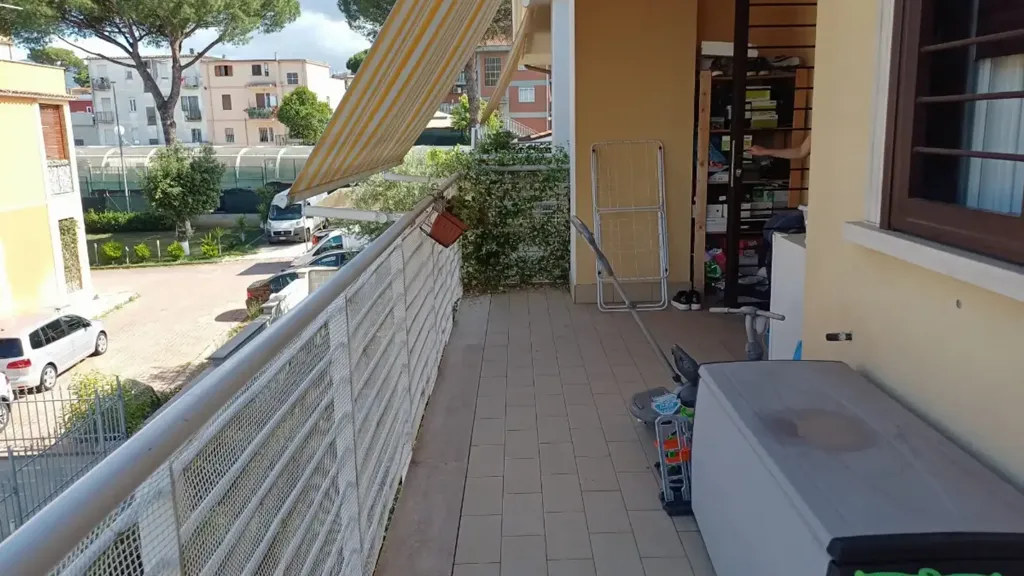 Balcon - Armed Trilocale with Balcony in Rome