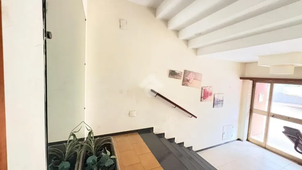 Pièces - 4-Bedroom Apartment with Balcony in Palermo