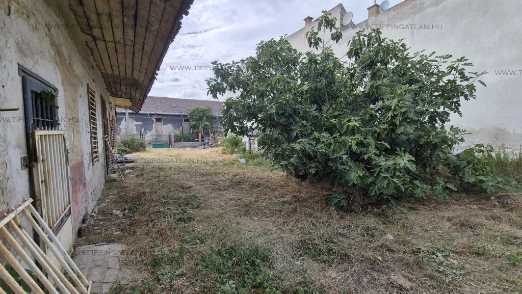 Garten - Building Land with Dual Access in Budapest X District