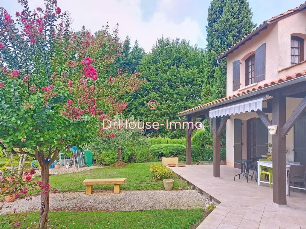 Terrass - 6-Bedroom House with Pool in Chancelade
