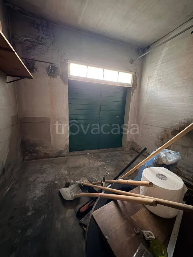 Garage - Completely Refined Bifamiliar in Central Ferrara