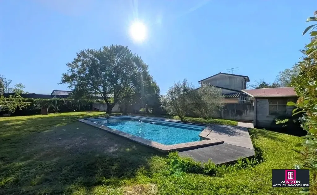 Bassein - Architect Villa with Pool in Central Location