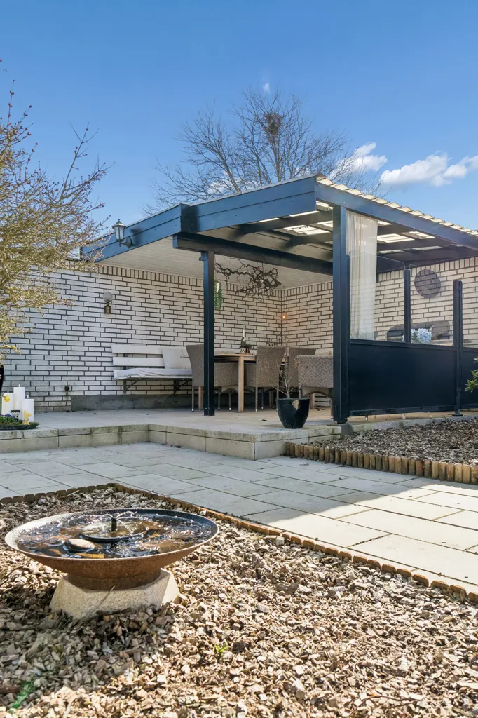 Terrasse - Spacious Bungalow with Garden in Odense