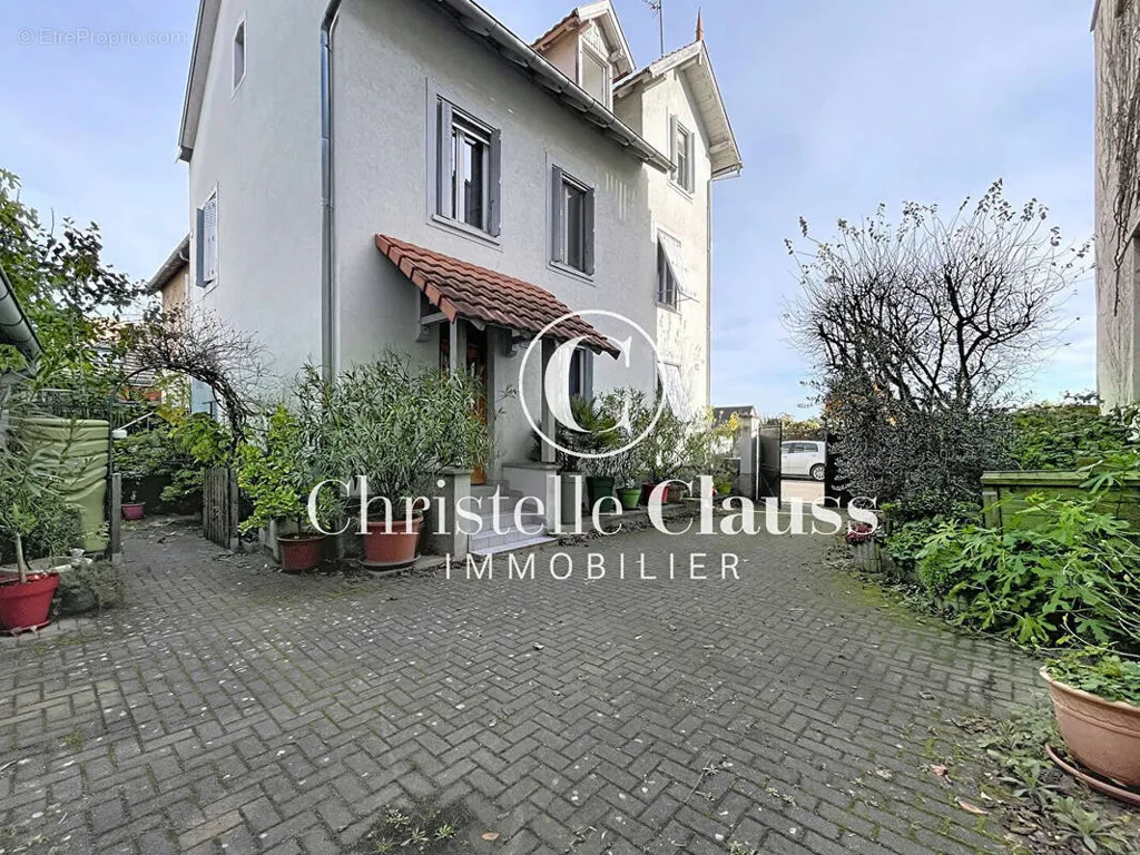 Jardin - Duplex 5 Pièces avec Garage à Bischheim