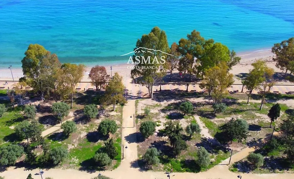 Seafront Apartment with Pool in Villajoyosa