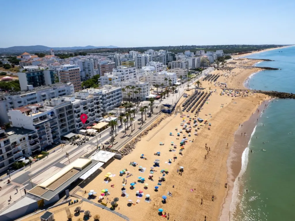 3-Bedroom Flat with Sea View in Loulé
