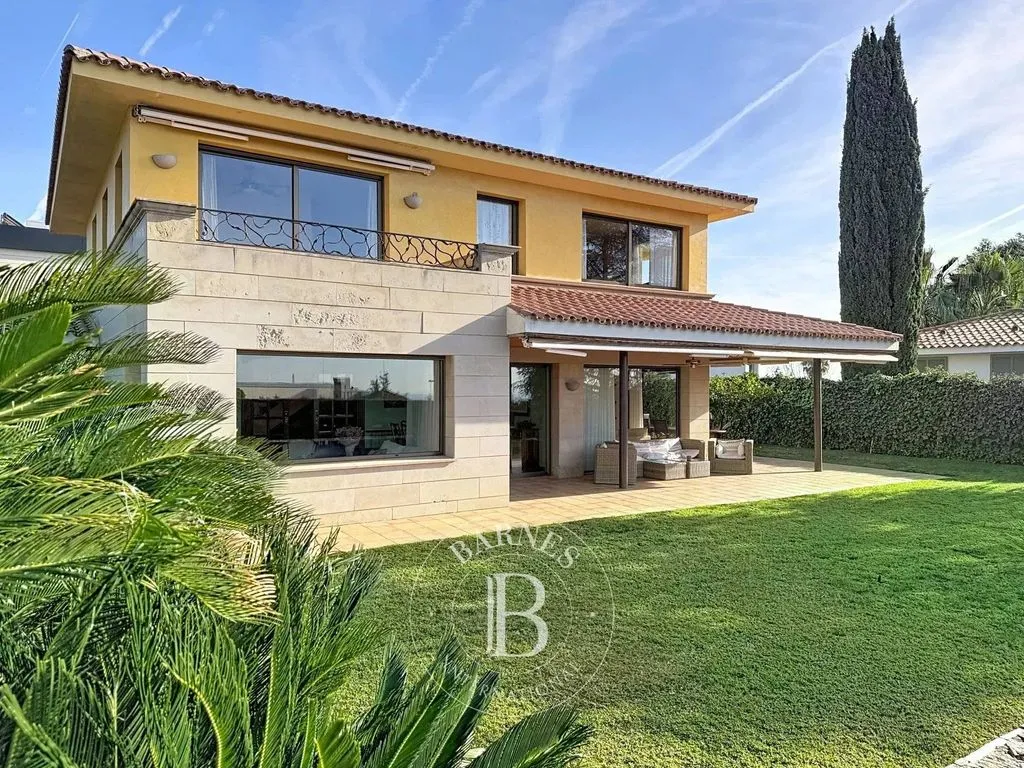 Välivaade - Luxury Villa with Pool in El Masnou