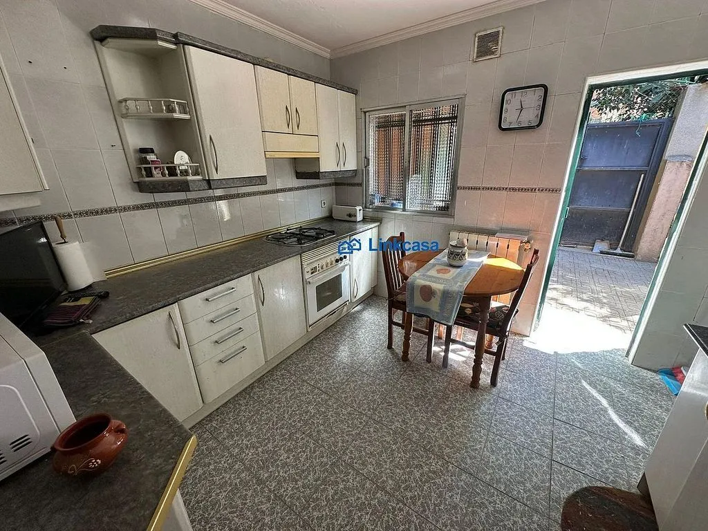Cuisine - Luxury House with Garden in Opañel, Madrid