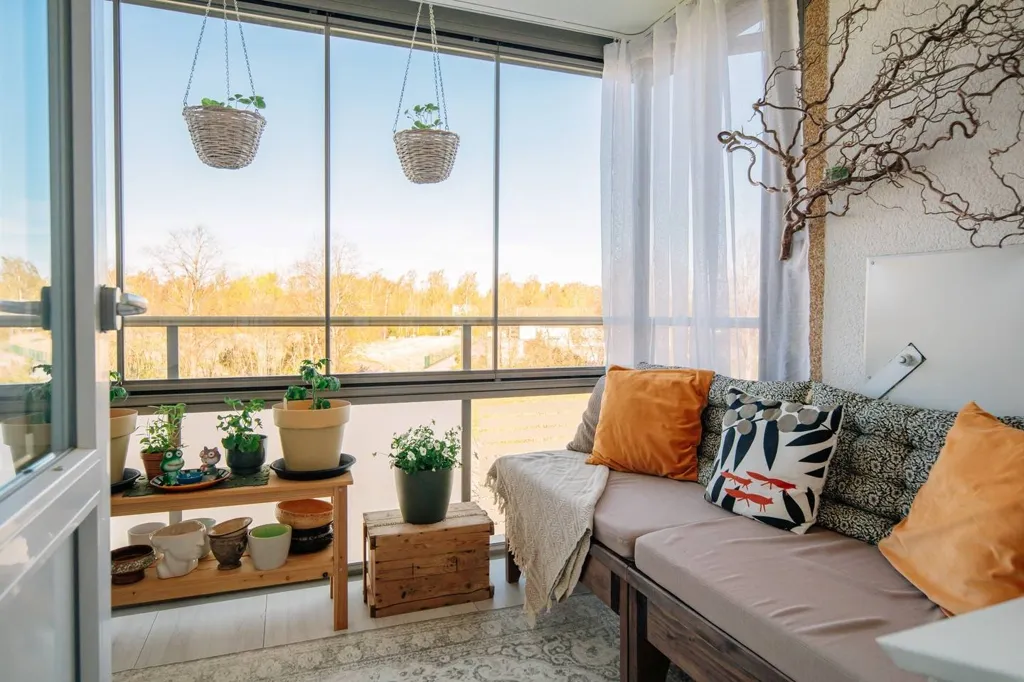 Balcony - Spacious 1-Bedroom Flat with Balcony in Lidköping