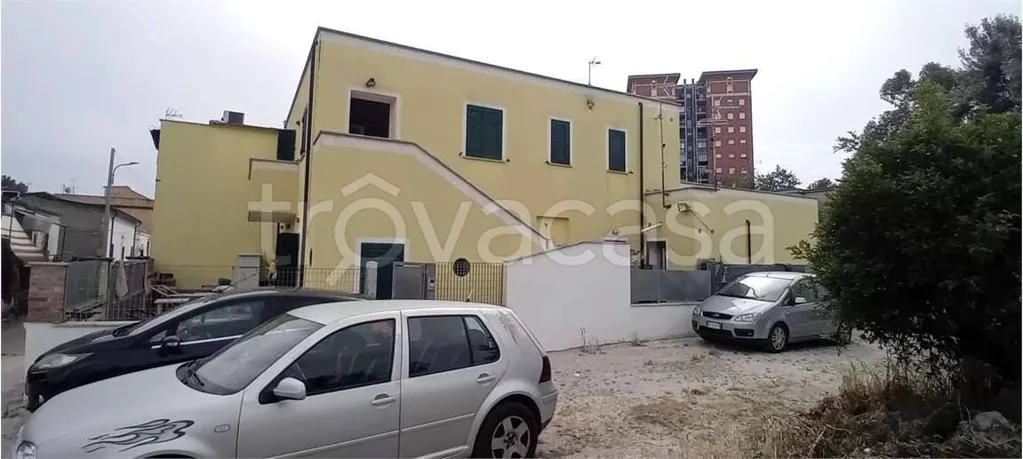 Extérieur - Rear-Facing Apartment with Terrace in Latina