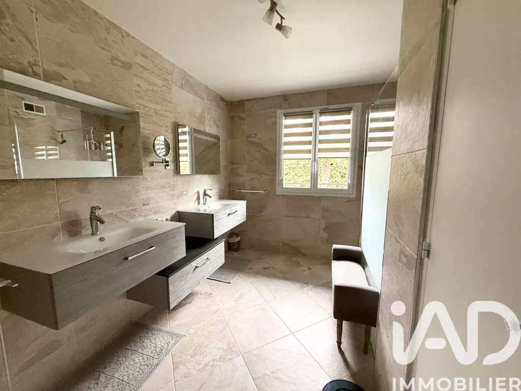 Bathrooms - 1980s House with Pool in Ville-Saint-Jacques