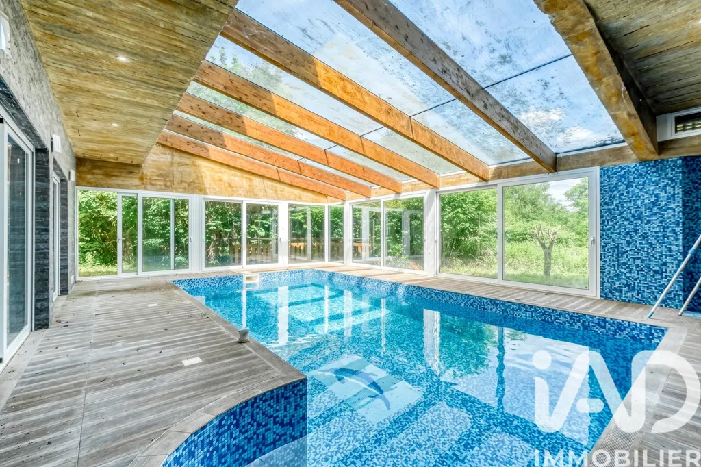 Piscina - Architectural House with Panoramic View in La Ferté-sous-Jouarre