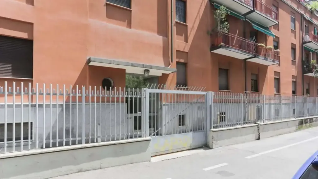Välivaade - Modern Studio with Balcony in Milan