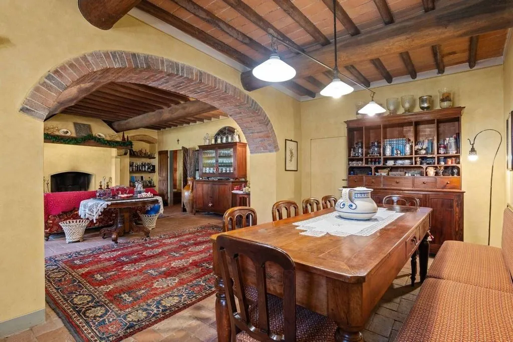 Söögituba - 17th-Century Villa with Olive Grove in Carmignano