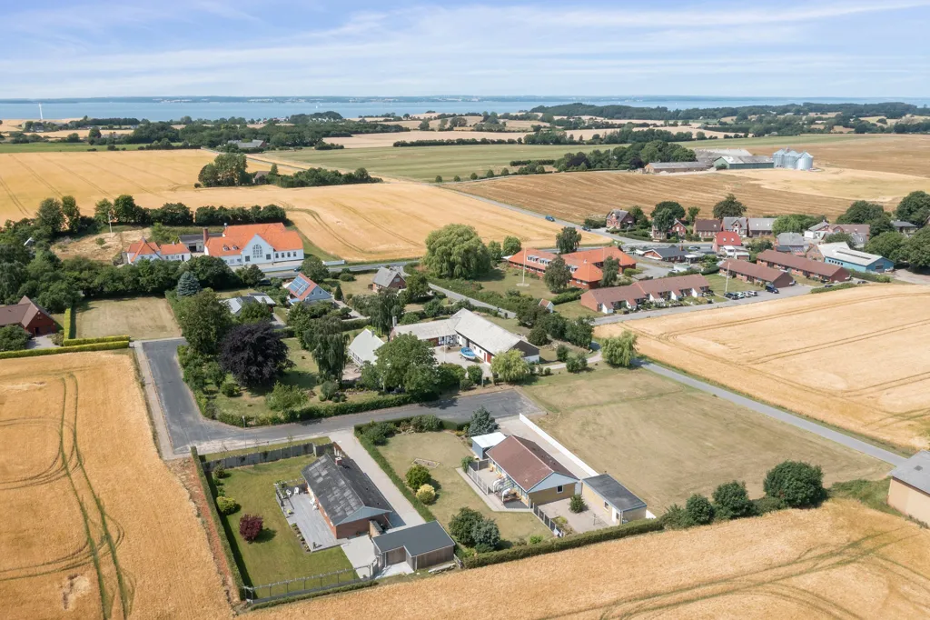 Õhuvaade - Year-Round Plot with 5G Coverage in Tranekær