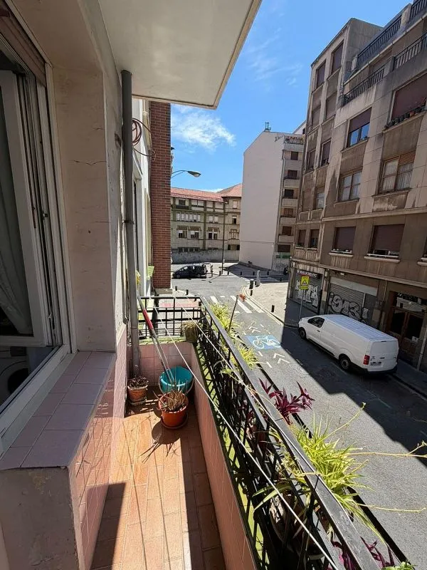 Rõdu - Apartment with Balcony in Bilbao