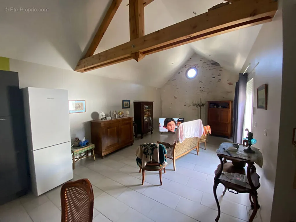 Salle à manger - Maison Rénovée avec Terrasse à Lons