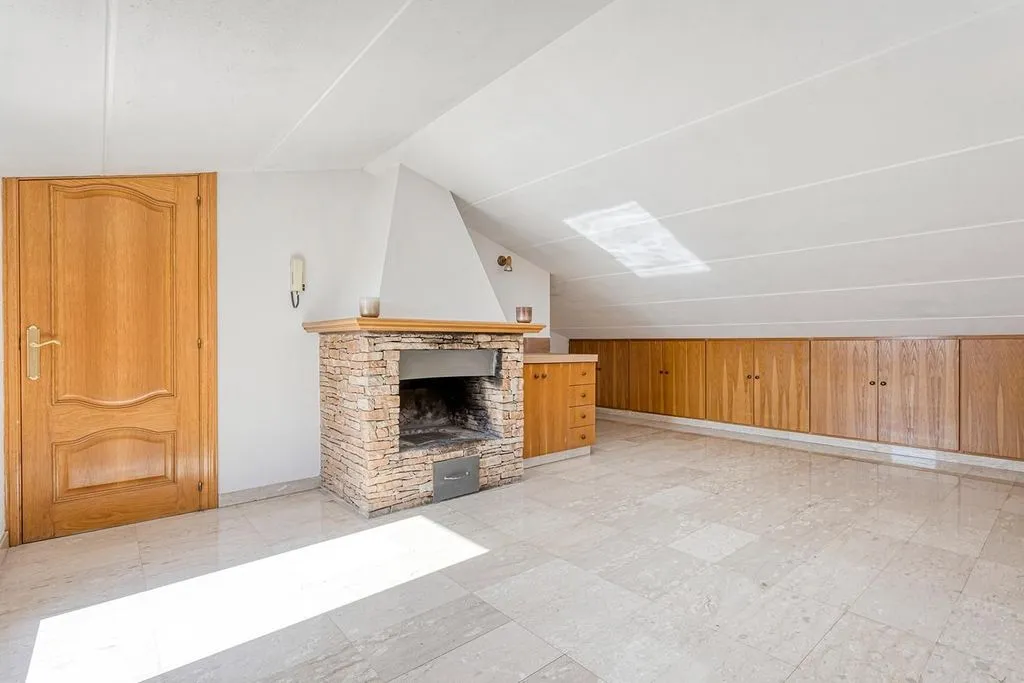 Rooms - Luxury Detached House with Terrace in Igualada