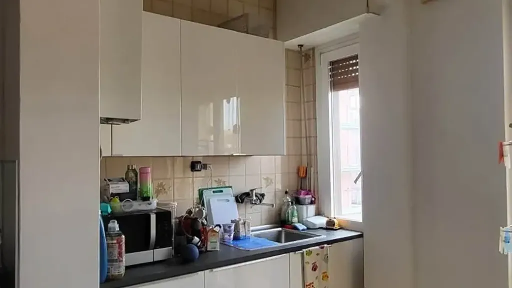 Cuisine - 3-Bedroom Apartment with Balcony in Milan