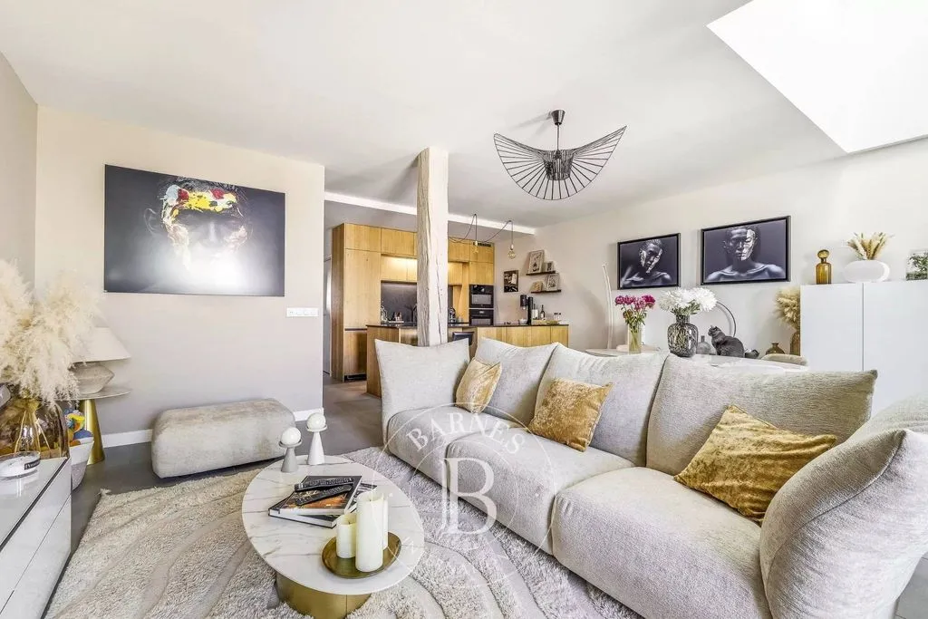 Séjour - Appartement Luxe Duplex avec Loggia à Bordeaux