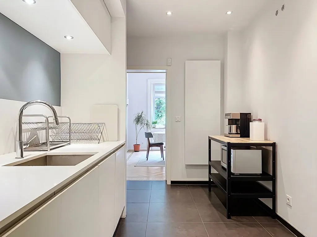 Cuisine - Appartement Rénové avec Terrasse près du Bois de la Cambre