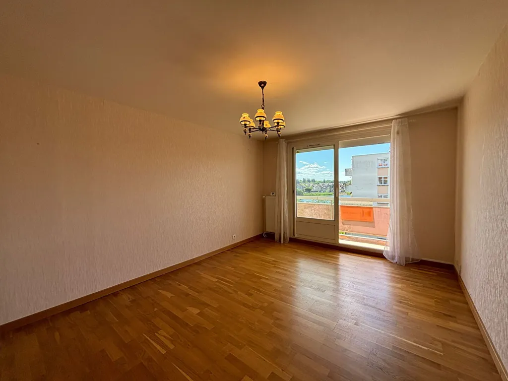 Pièces - Appartement 3 Pièces avec Balcon à Sens