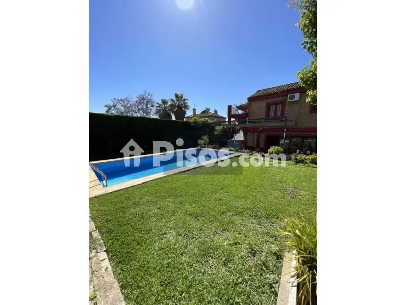 Bassein - Spacious Villa with Pool in Cerros de Montequinto