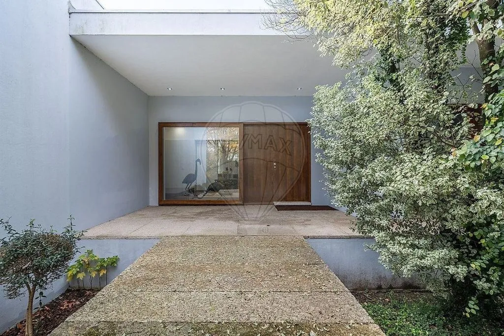 Esik - Luxury Detached House with Pool in Vizela